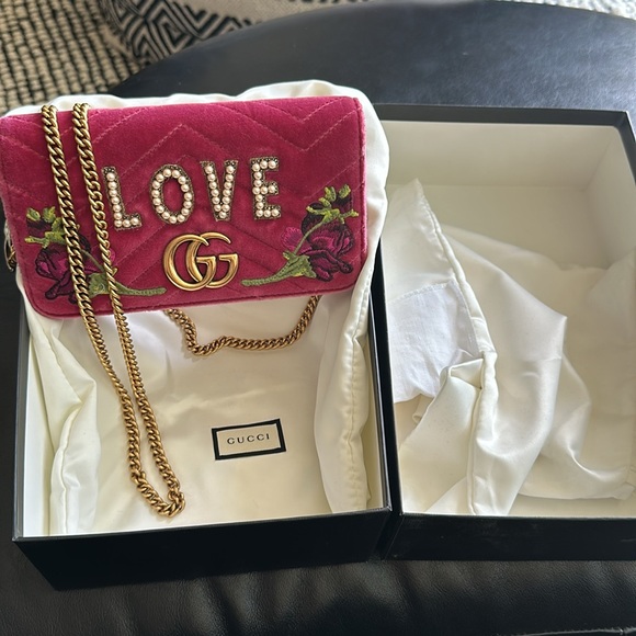 NEW GUCCI Marmont mini PINK VELVET LOVE EMBROIDERY PEARL CHAIN SHOULDER STRAP - Picture 6 of 12